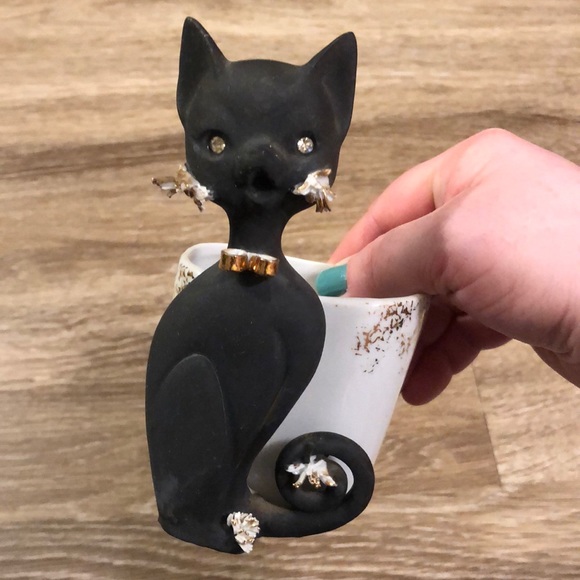 Vintage Other - Vintage Porcelain Curly Tail Cat Vase MCM Whimsical Kitsch Wall Pocket Planter